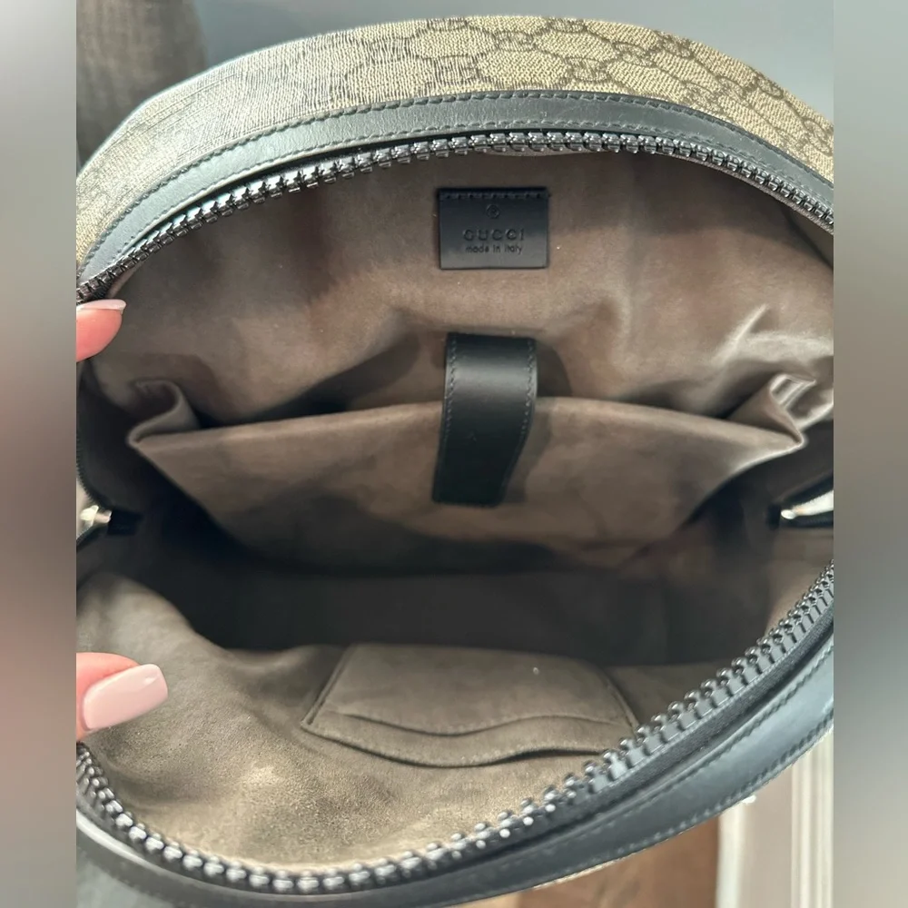 Gucci GG Supreme Large Backpack - Picture 3 of 13